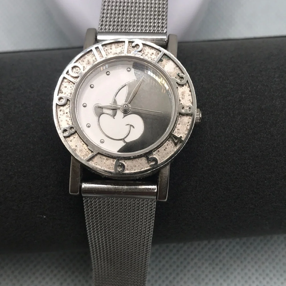 Mickey Silhouette watch‎